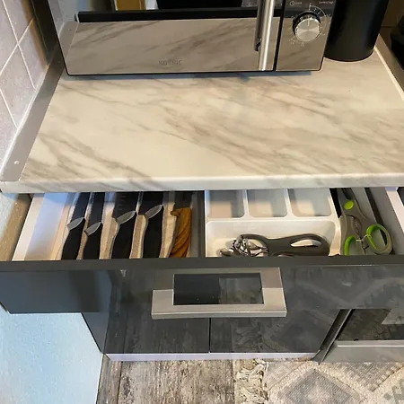 J22 - Fullhouse - - Fussgaengerzone - Netflix