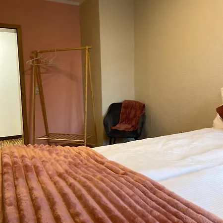 J22 - Fullhouse - - Fussgaengerzone - Netflix Eisenach