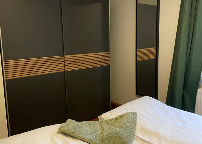 J22 - Fullhouse - - Fussgaengerzone - Netflix Eisenach