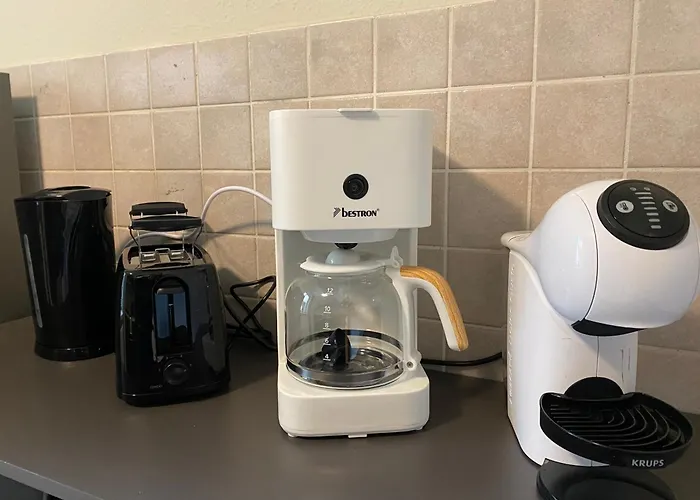 J22 - Fullhouse - - Fussgaengerzone - Netflix Appartement