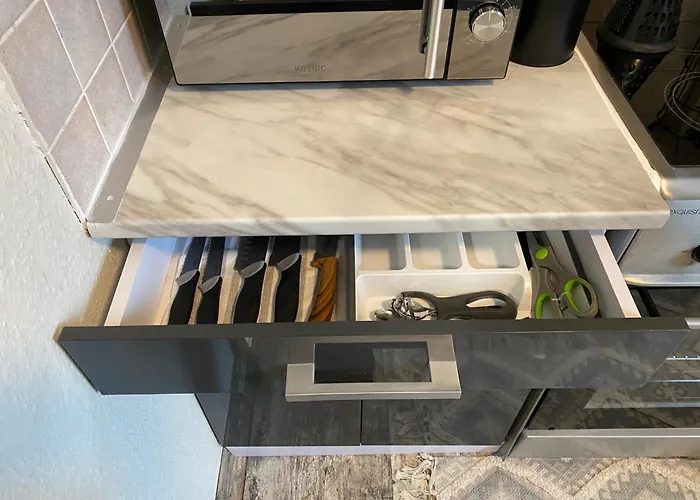 J22 - Fullhouse - - Fussgaengerzone - Netflix