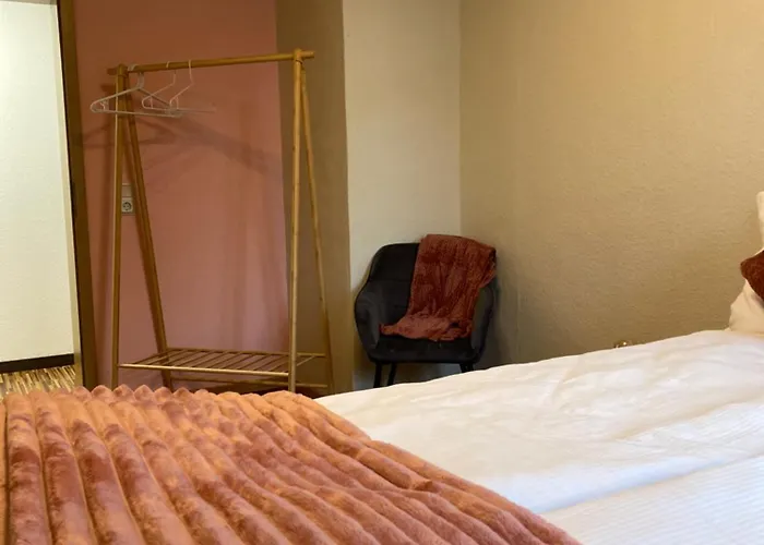 J22 - Fullhouse - - Fussgaengerzone - Netflix Eisenach