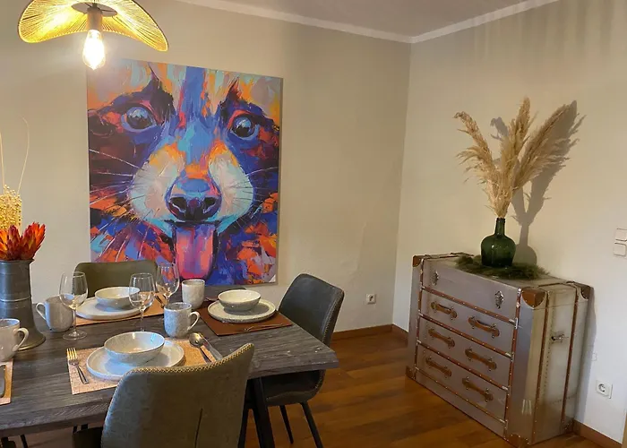 J22 - Fullhouse - - Fussgaengerzone - Netflix Appartement