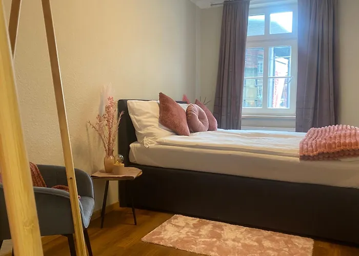 J22 - Fullhouse - - Fussgaengerzone - Netflix Appartement Eisenach